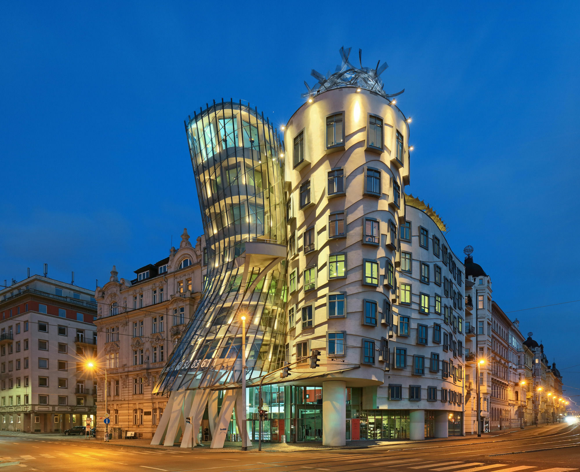 Dancing House - Tančící Dům 4*
